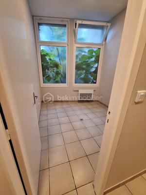 Local commercial - 128 m² - 8 pièces