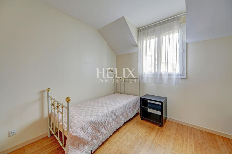 Maison - 141 m² - 7 pièces