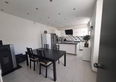 Maison - 87 m² - 4 pièces