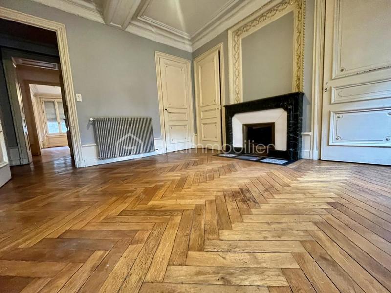 Appartement ancien - 79 m² - 4 pièces