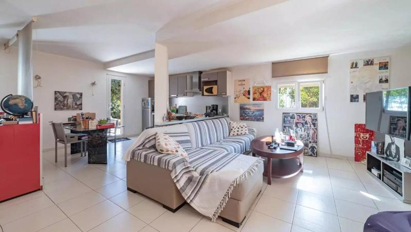 Maison - 271 m² - 7 pièces