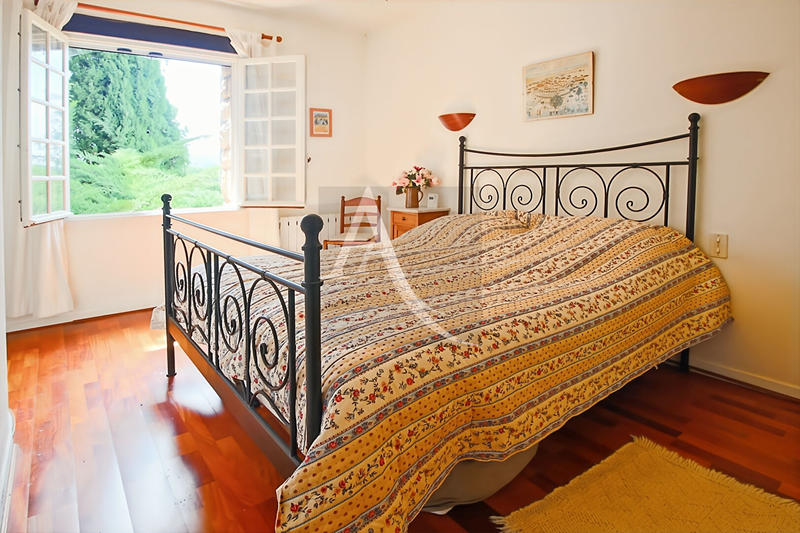 Maison - 197 m² - 9 pièces