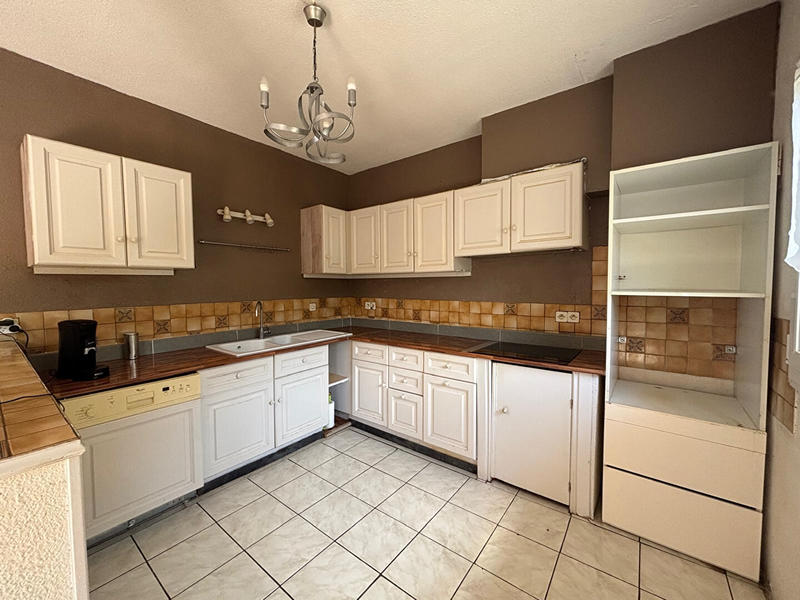 Maison - 172 m² - 9 pièces