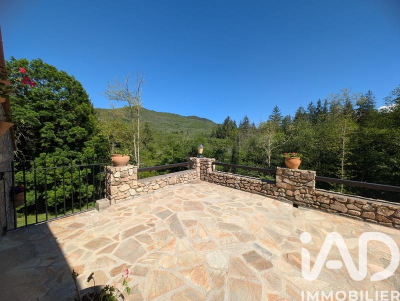 Maison - 195 m² - 8 pièces