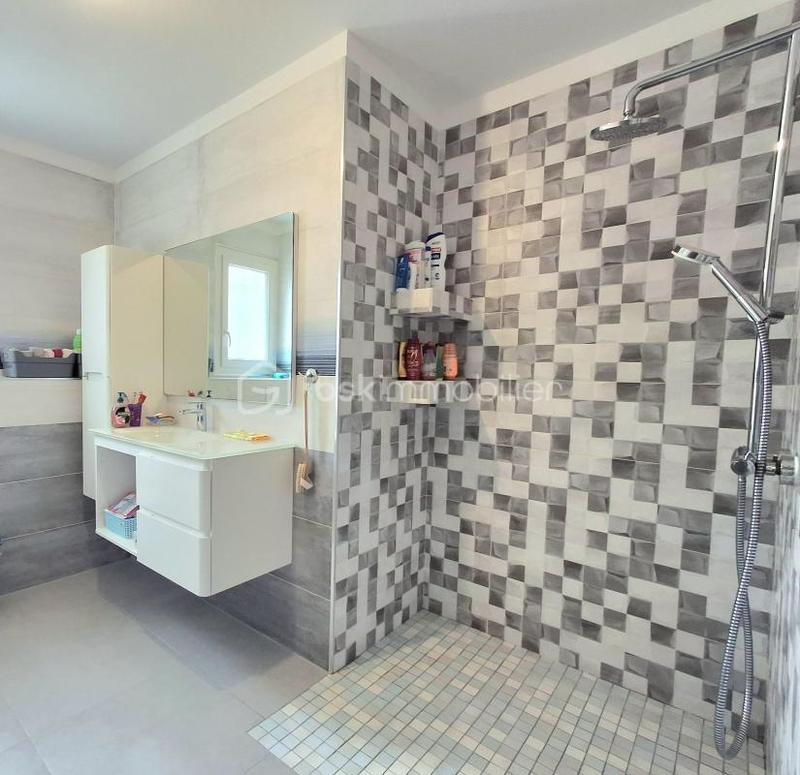 Maison - 115 m² - 4 pièces