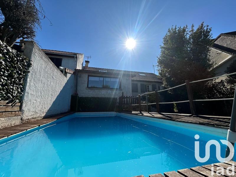 Maison - 180 m² - 8 pièces