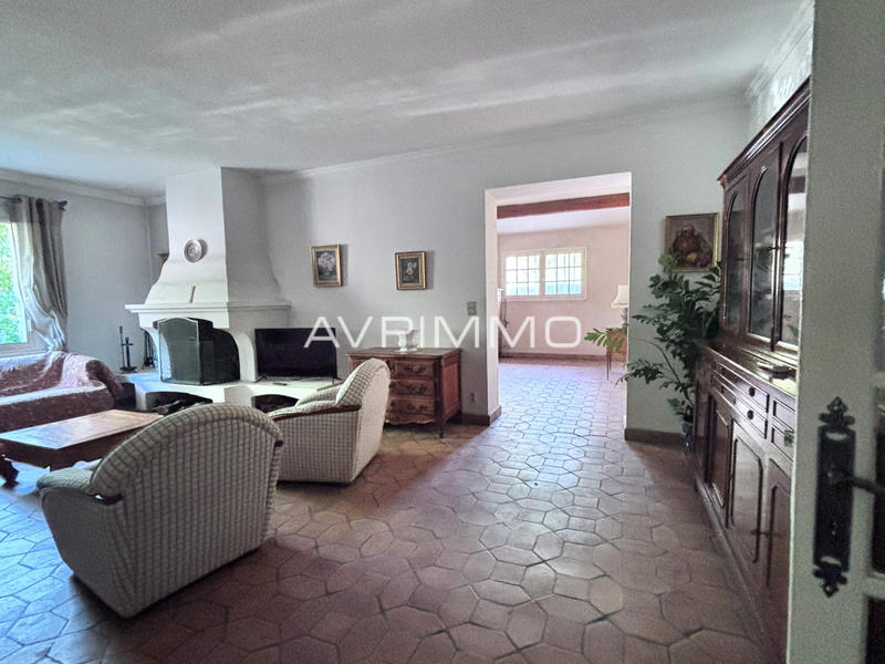 Villa - 328 m² - 7 pièces
