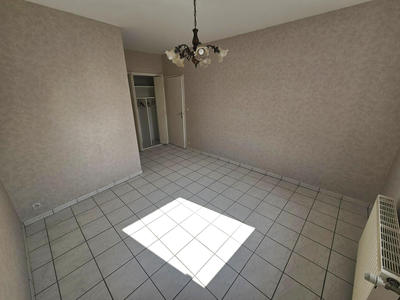 Appartement - 83 m² - 3 pièces