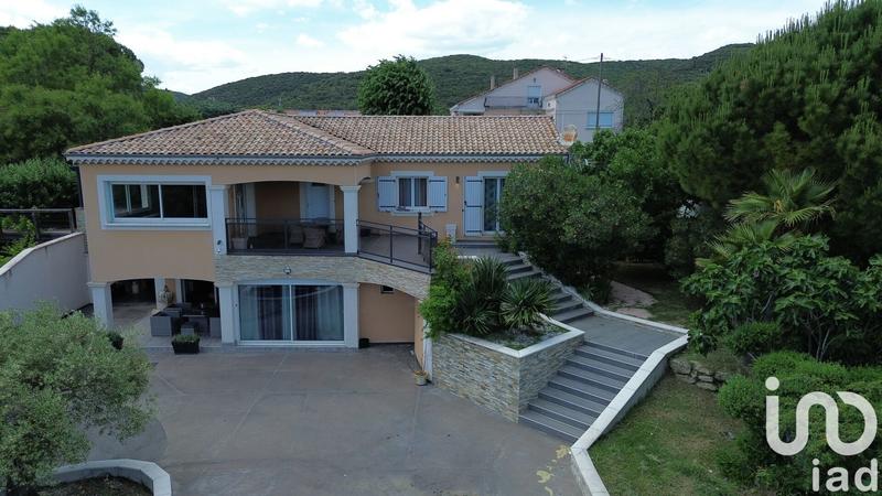 Maison - 225 m² - 9 pièces