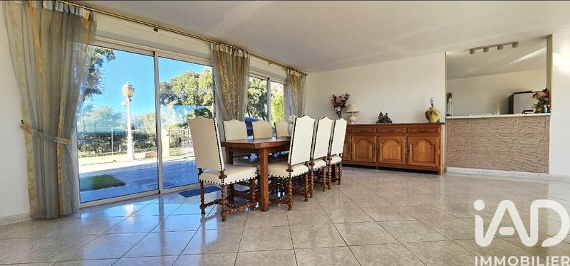 Maison - 250 m² - 7 pièces