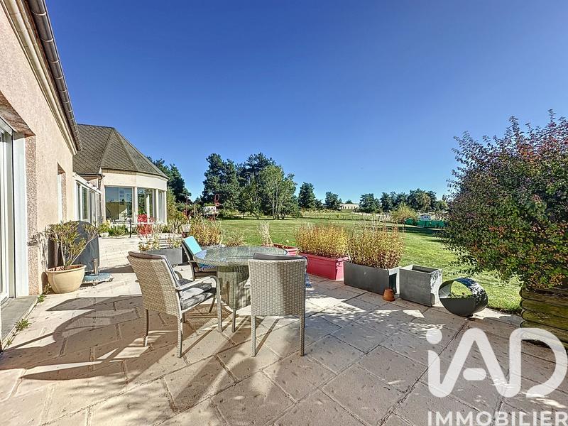 Maison de maîtres - 303 m² - 13 pièces