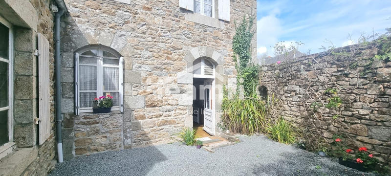 Maison - 98 m² - 5 pièces