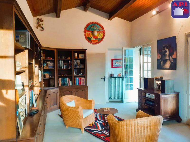 Maison - 213 m² - 7 pièces