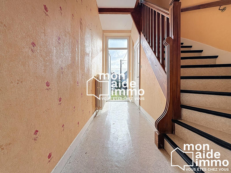 Maison - 240 m² - 9 pièces