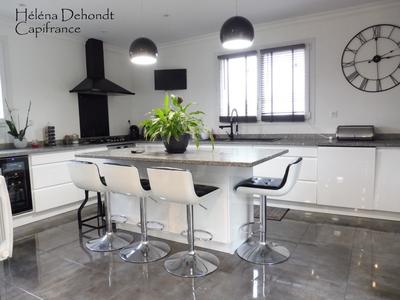 Maison - 199 m² - 6 pièces