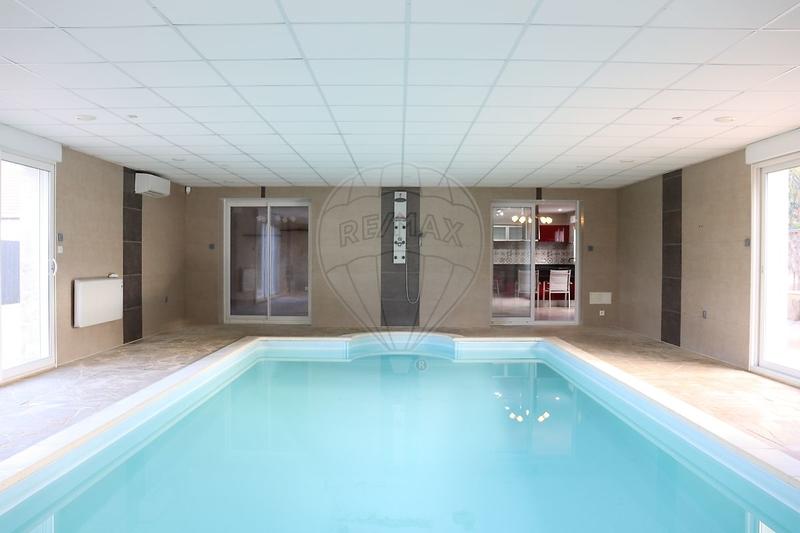 Pavillon - 225 m² - 9 pièces