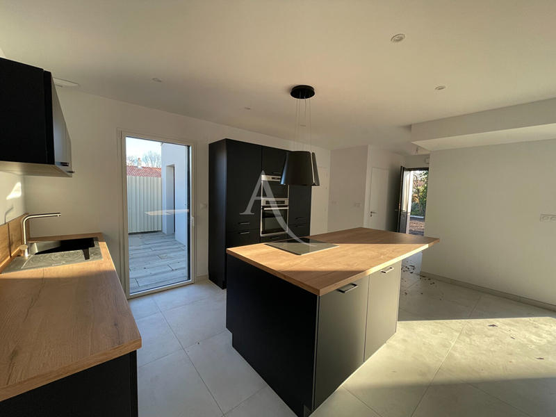 Maison - 110 m² - 4 pièces