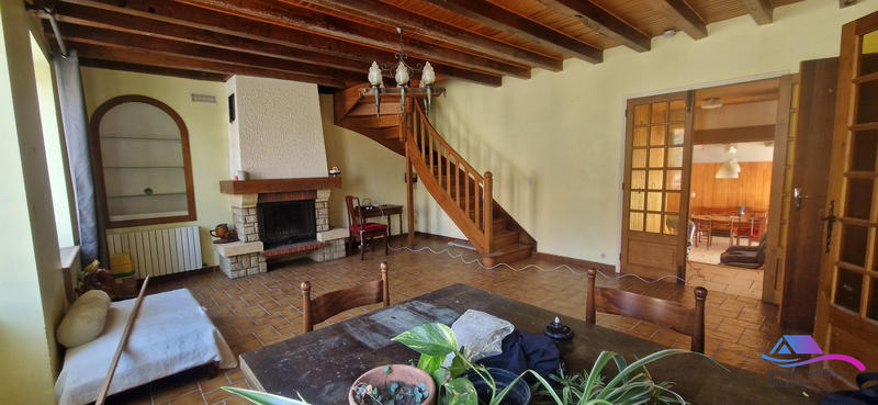 Maison - 217 m² - 6 pièces