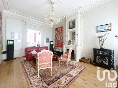 Maison - 312 m² - 9 pièces