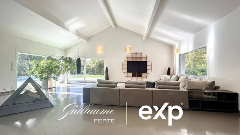 Villa - 297 m² - 6 pièces