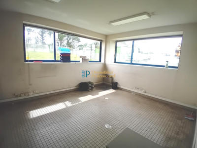 Local d'activités - 940 m²