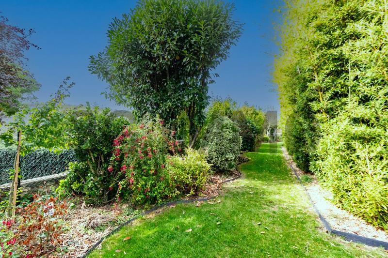 Maison - 295 m² - 9 pièces