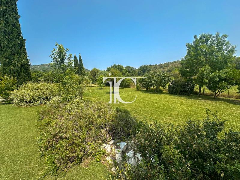 Propriété - 175 m² - 8 pièces