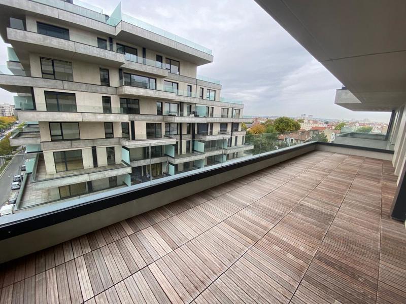 Appartement - 84 m² - 4 pièces