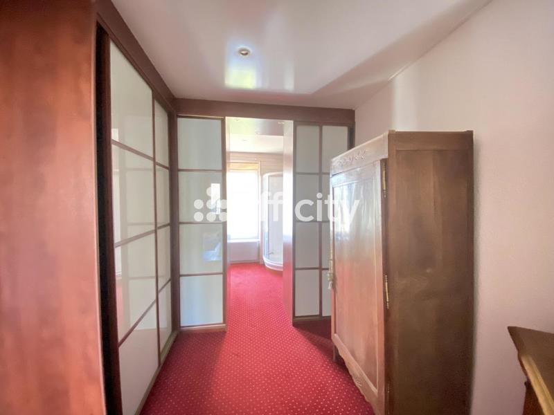 Appartement - 198 m² - 10 pièces