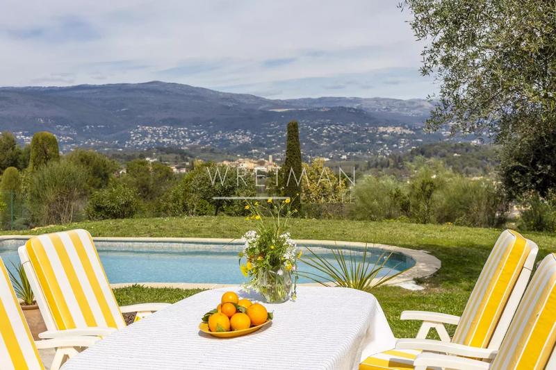 Maison - 218 m² - 9 pièces