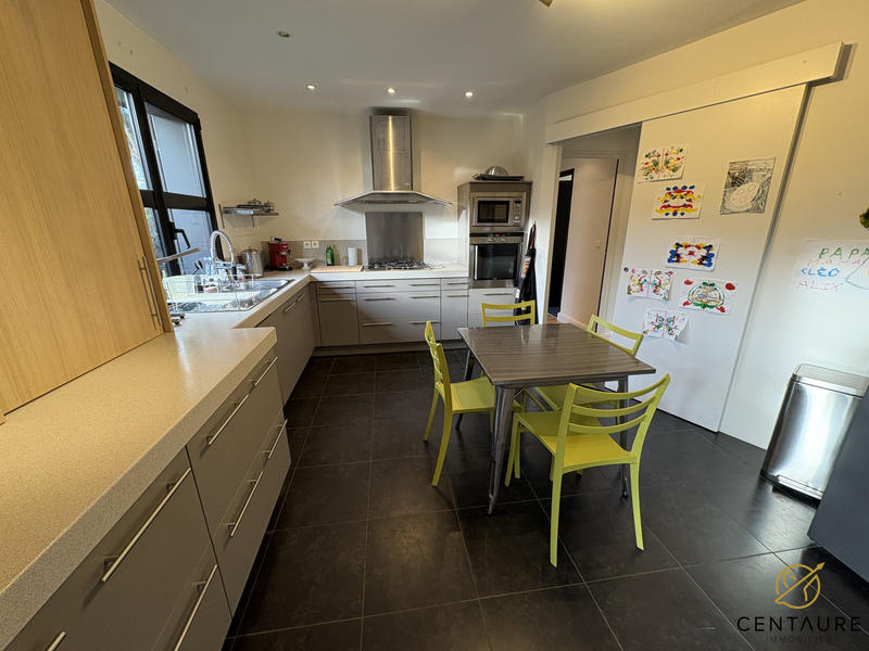 Maison - 144 m² - 7 pièces