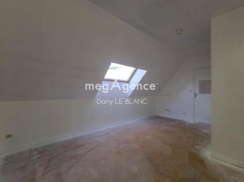 Local commercial - 200 m² - 6 pièces