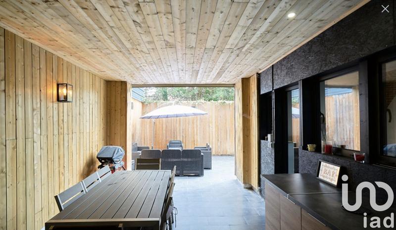 Maison - 220 m² - 5 pièces