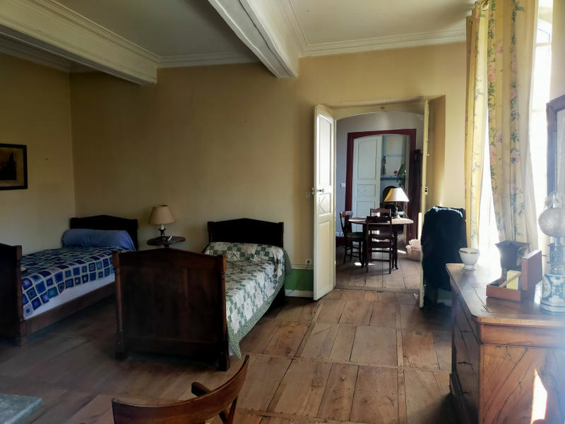 Maison - 210 m² - 9 pièces