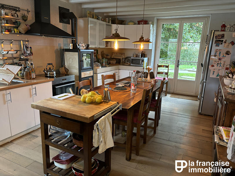 Maison - 180 m² - 7 pièces