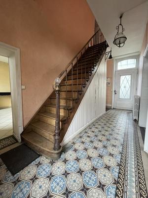 Maison - 212 m² - 8 pièces