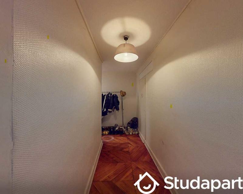 Chambre - 80 m² - 1 pièce