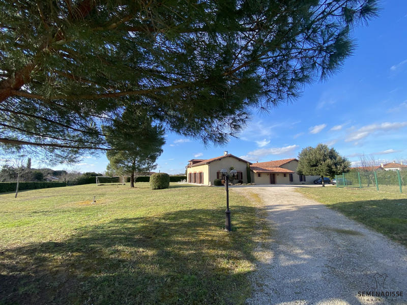 Maison traditionnelle - 327 m² - 5 pièces