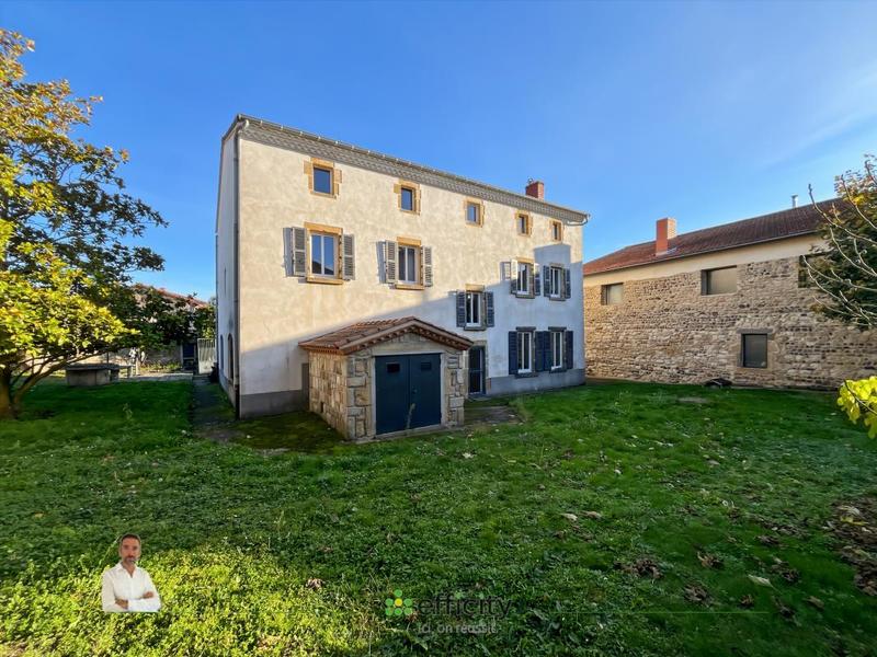Maison - 260 m² - 9 pièces