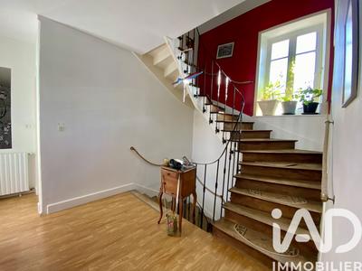 Maison - 180 m² - 9 pièces