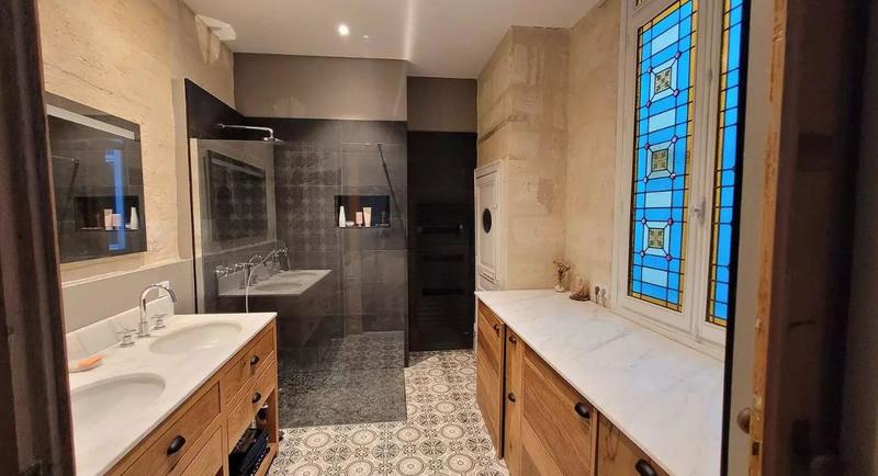 Appartement - 83 m² - 2 pièces