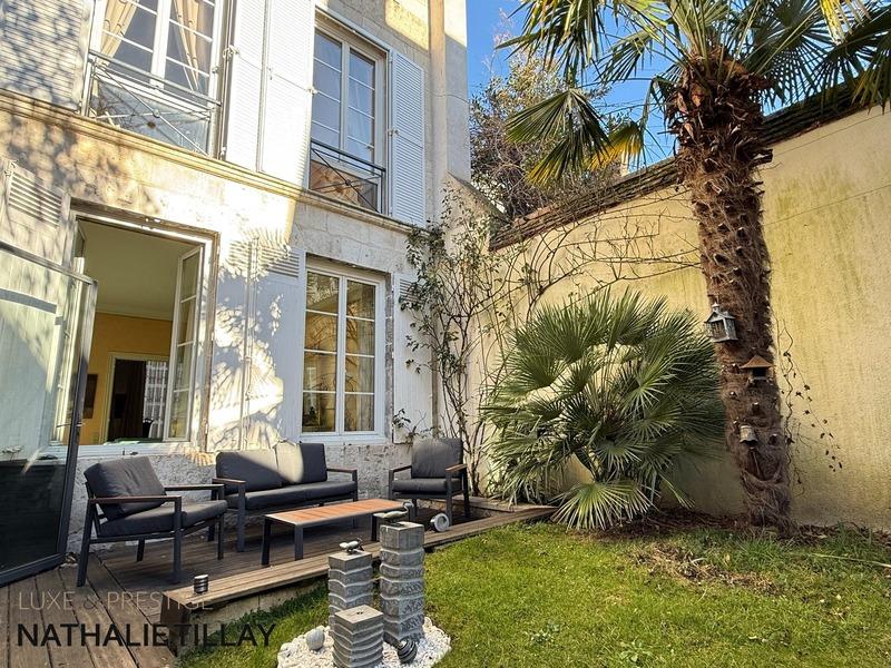 Maison bourgeoise - 260 m² - 9 pièces