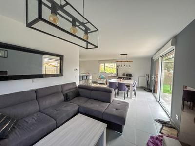 Maison - 101 m² - 5 pièces