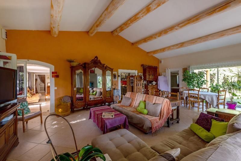 Maison - 245 m² - 8 pièces