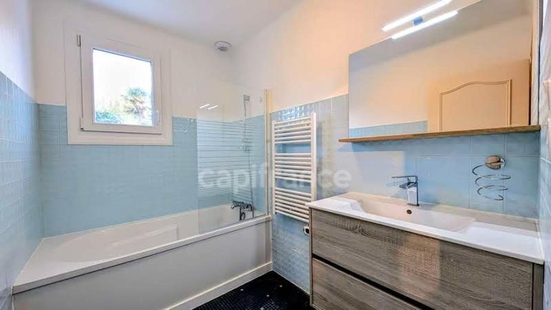 Maison - 111 m² - 6 pièces