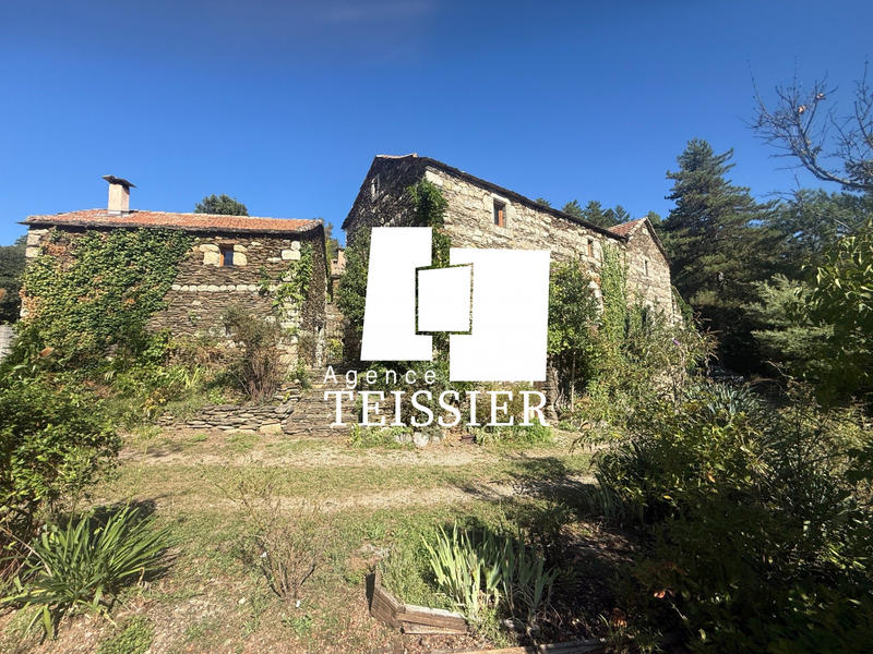 Maison - 250 m² - 7 pièces