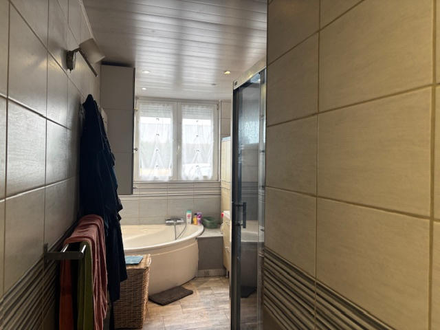 Maison - 205 m² - 5 pièces