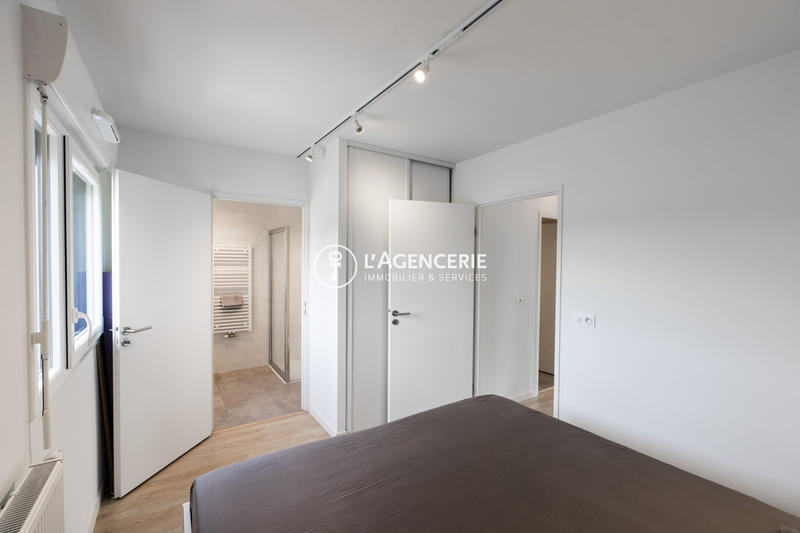 Duplex - 93 m² - 4 pièces