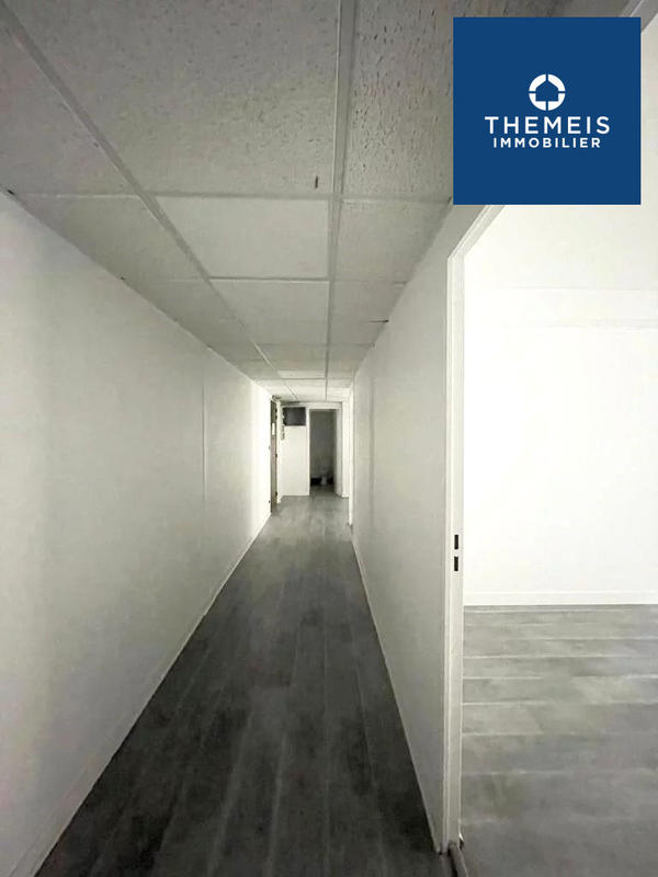 Local commercial - 101 m² - 4 pièces