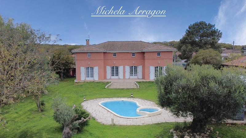 Villa - 210 m² - 7 pièces